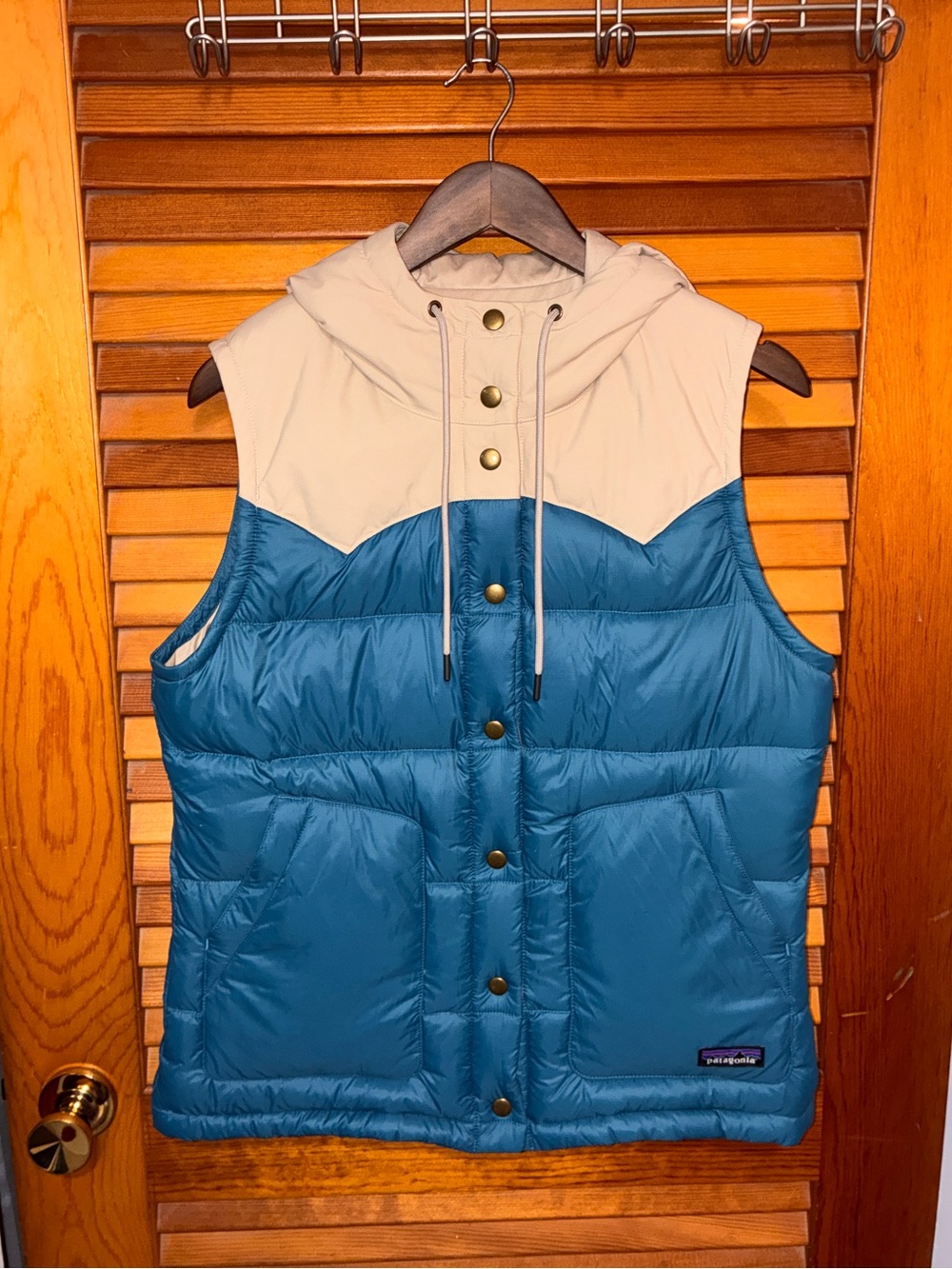 Patagonia Women’s Bivy Down Hooded Vest, wave blue - size medium